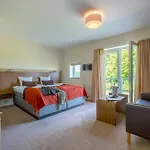 Hotel Montra Sabro