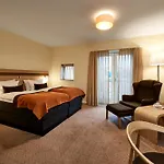 Hotel Montra