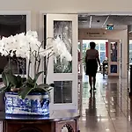 Montra Hotel