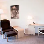 Montra Hotel 4*