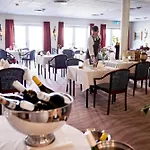 Hotel Montra 4*