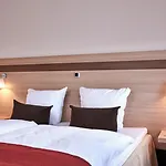 Hotel Montra
