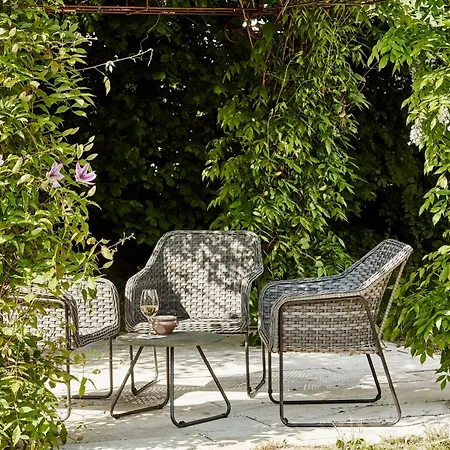 Montra Отель 4*