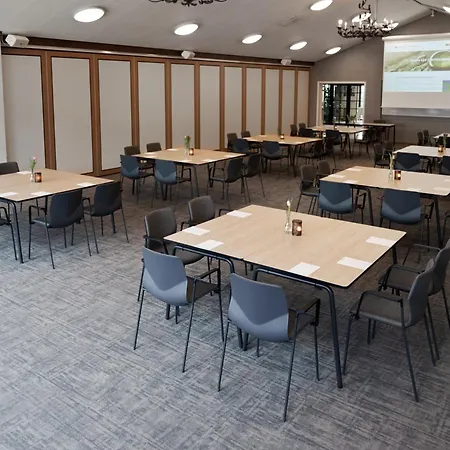 Отель Montra Сабро