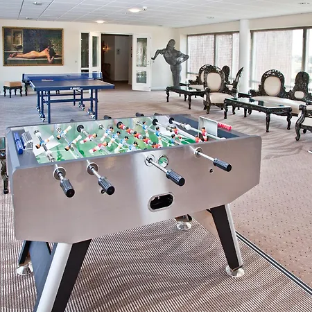 Montra Hotel