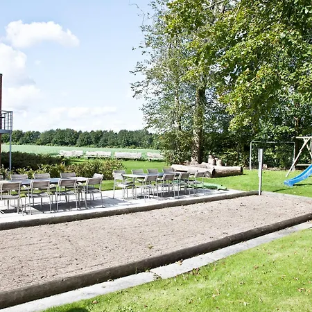 Montra Hotel 4*