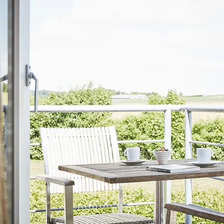 Montra Отель 4*