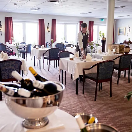 Отель Montra 4*