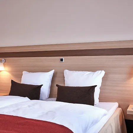 Hotel Montra