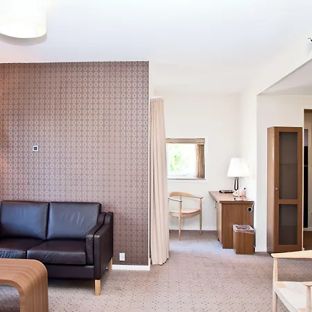 Hotel Montra 4*