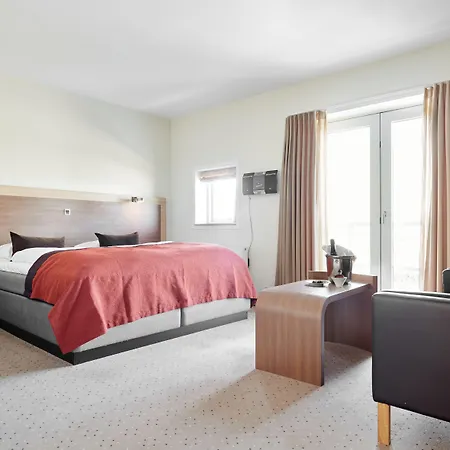 Отель Montra 4*