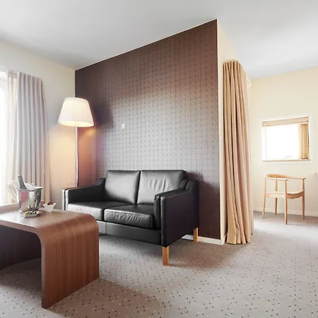 Отель Montra 4*