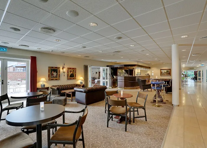 Hotel Montra 4*