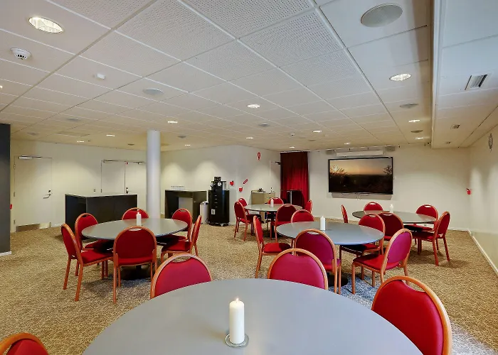 Hotel Montra 4*